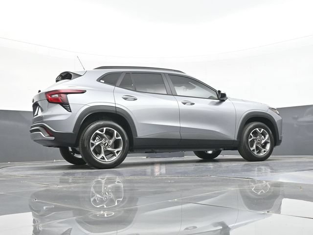 New 2026 Chevrolet Trax LT w/ Sunroof Package FWD image 42