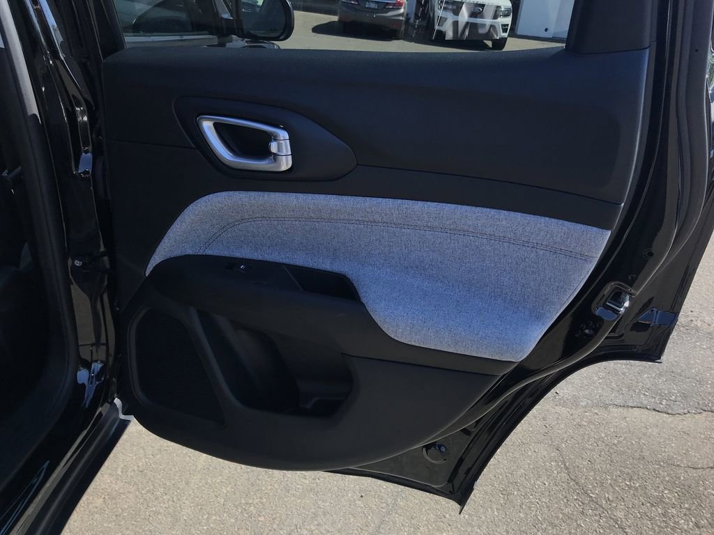 Used 2022 Jeep Compass Latitude AWD/4WD image 16