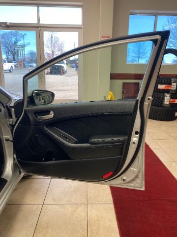 Used 2017 Kia Forte LX FWD image 11