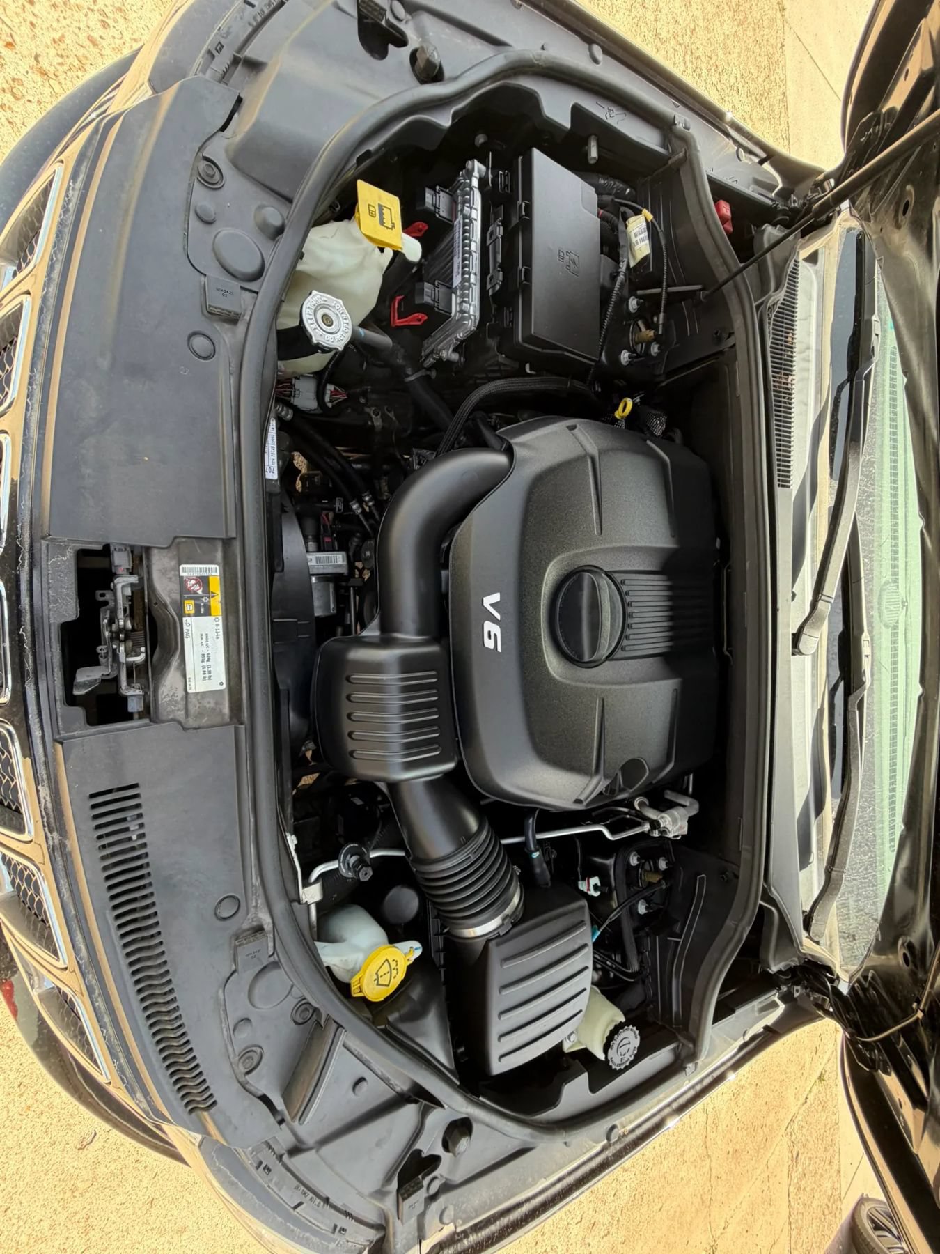 Used 2014 Jeep Grand Cherokee Overland AWD/4WD image 28
