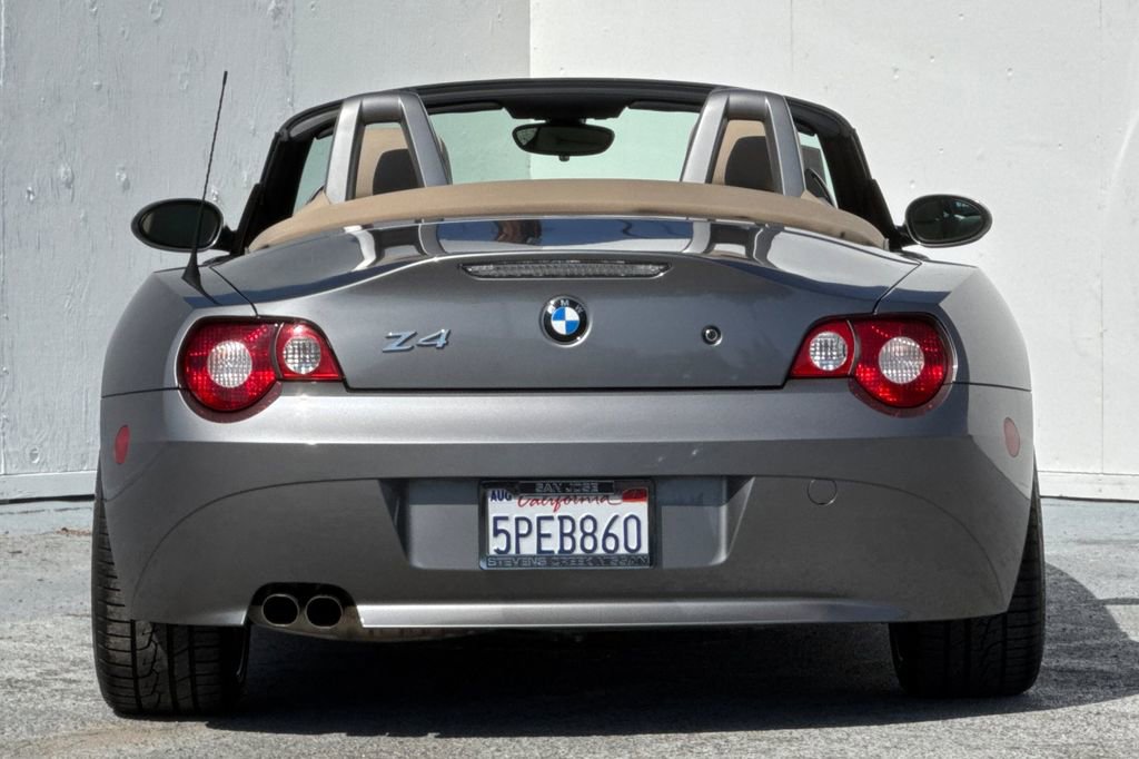 Used 2005 BMW Z4 3.0i RWD image 4