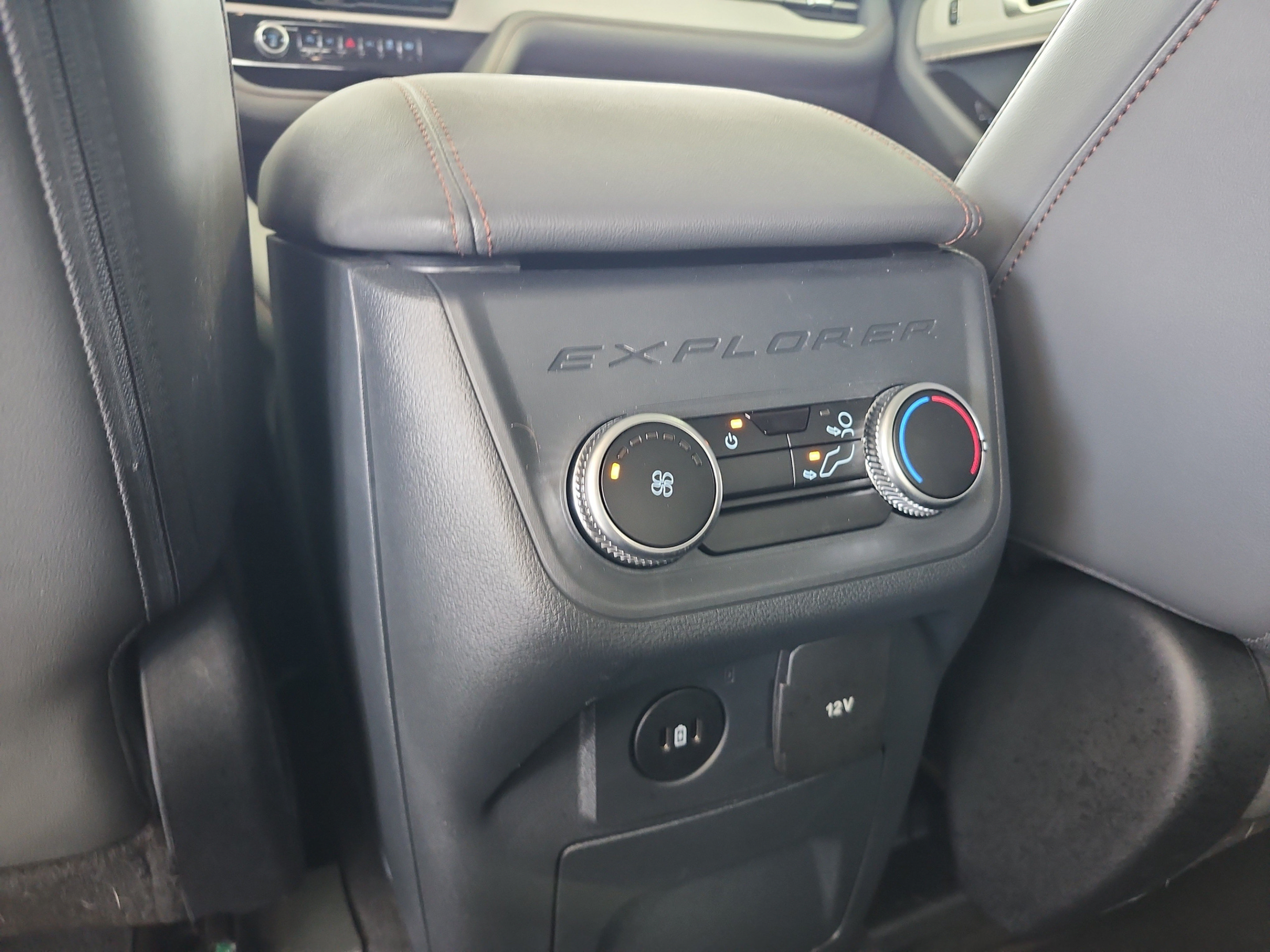 Certified 2025 Ford Explorer Active w/ Active Comfort Package RWD image 17