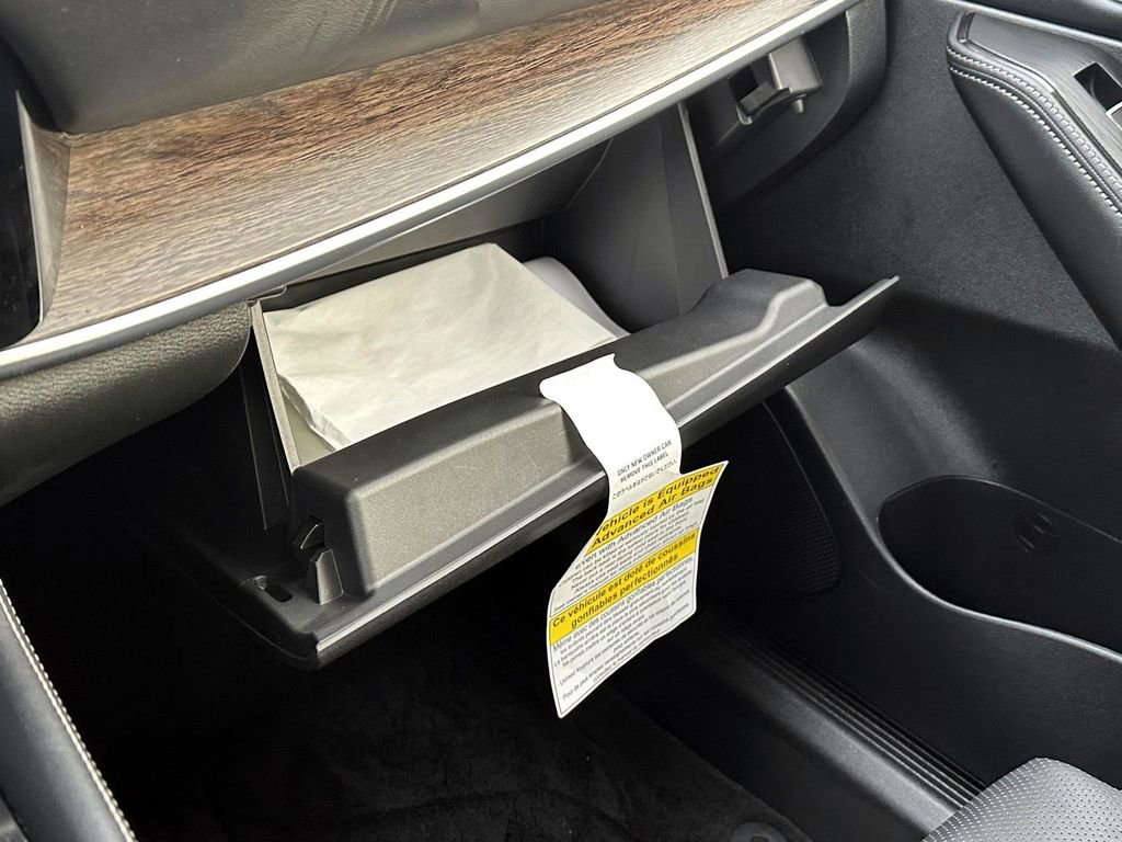 Certified 2025 Nissan Rogue Platinum w/ Tech Package image 37