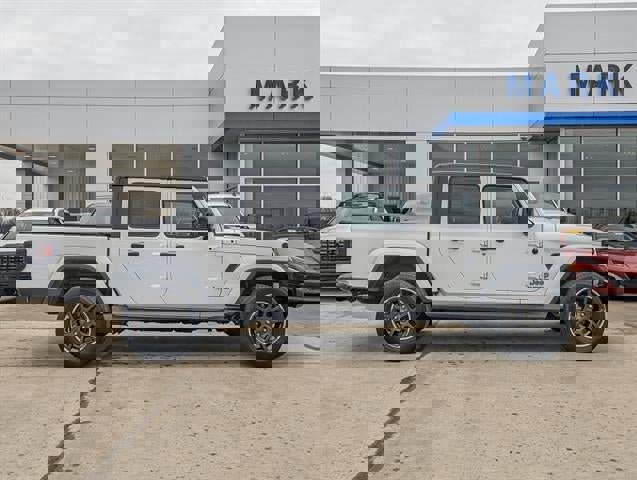 Used 2022 Jeep Gladiator Overland w/ Cold Weather Group image 6