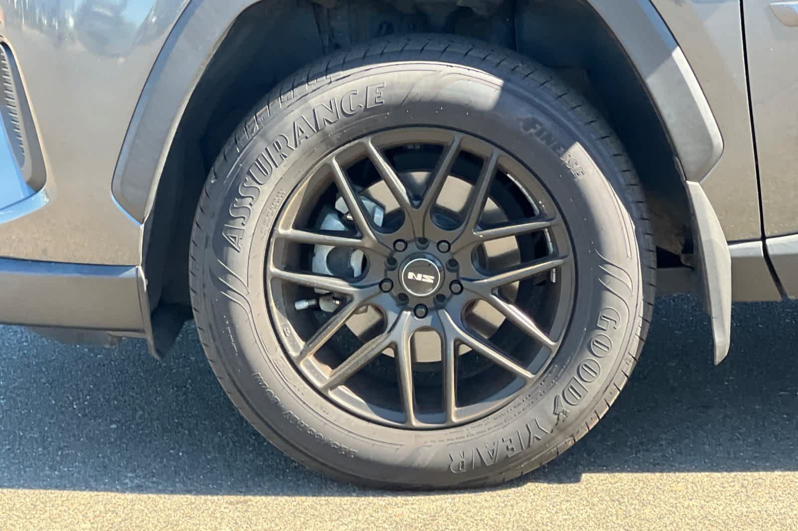 Used 2019 Toyota RAV4 LE FWD image 29