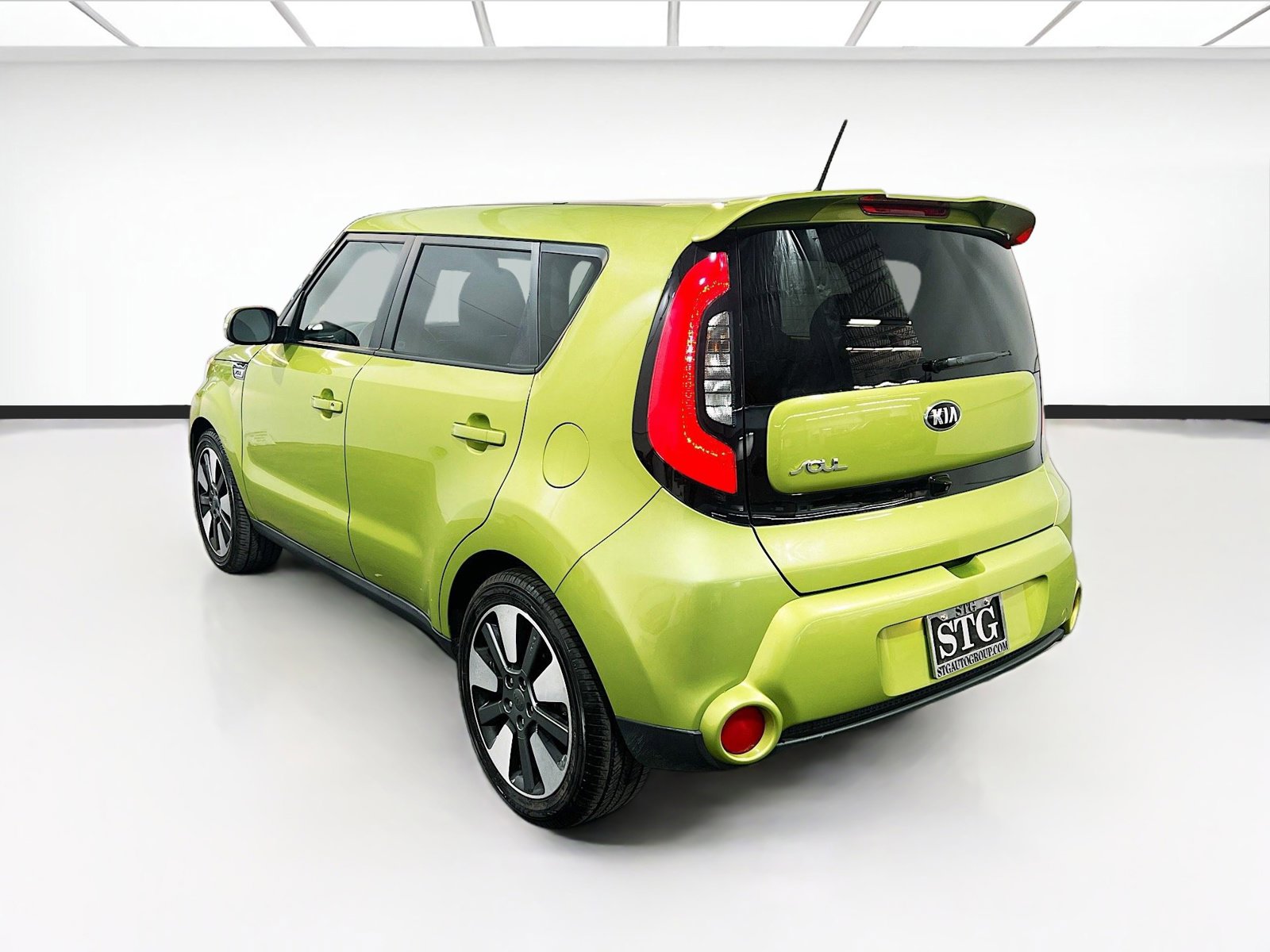 Used 2014 Kia Soul ! FWD image 6