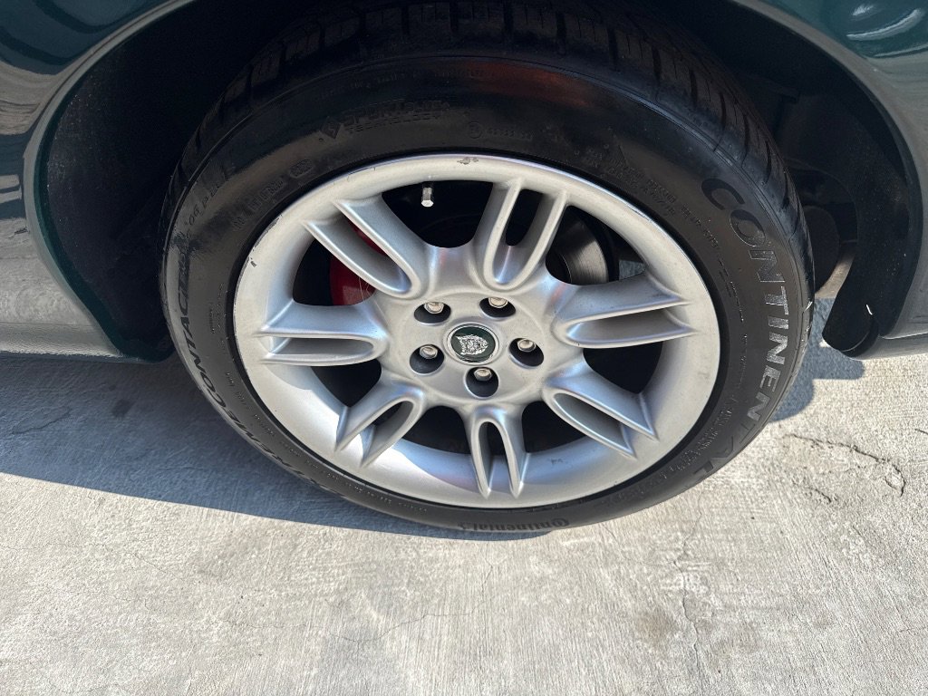 Used 2002 Jaguar XK8 Convertible image 9