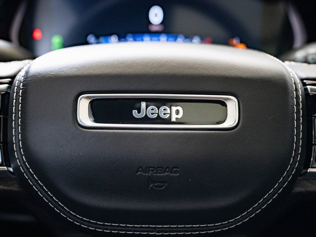 Used 2023 Jeep Grand Cherokee Overland w/ Adv Protech Group III image 27