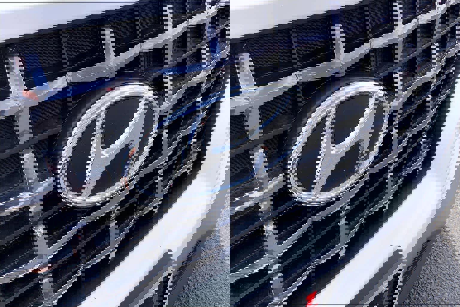 Used 2025 Hyundai Venue SEL FWD image 10