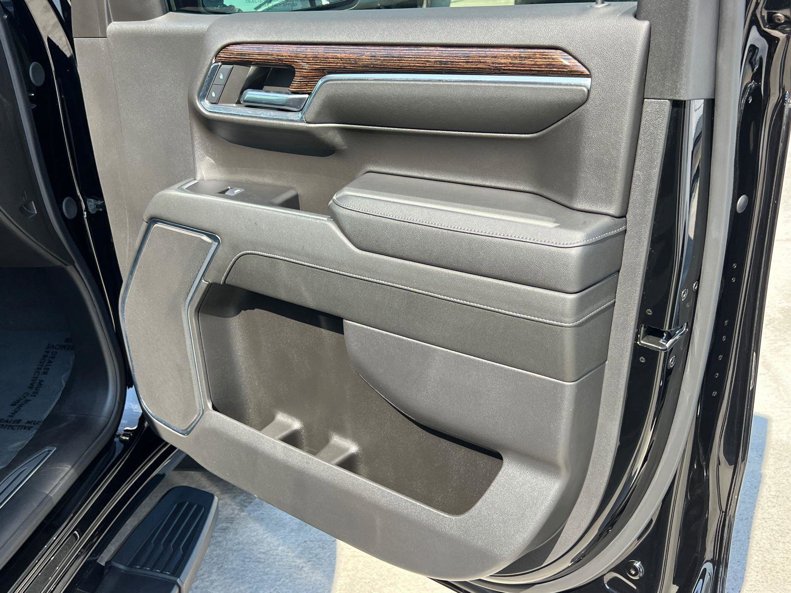 Used 2024 GMC Sierra 1500 Elevation AWD/4WD image 14