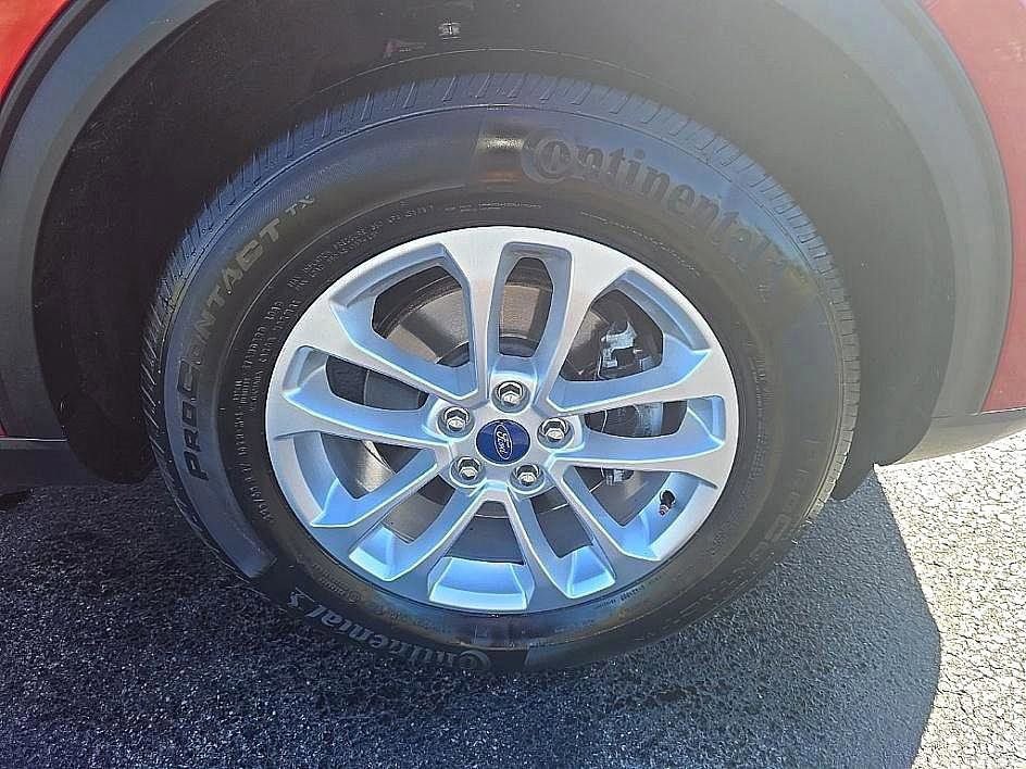 Used 2022 Ford Escape SE w/ Cold Weather Package image 34