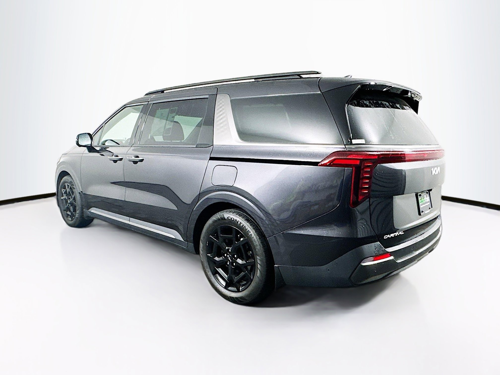 Used 2025 Kia Carnival SX Prestige image 5