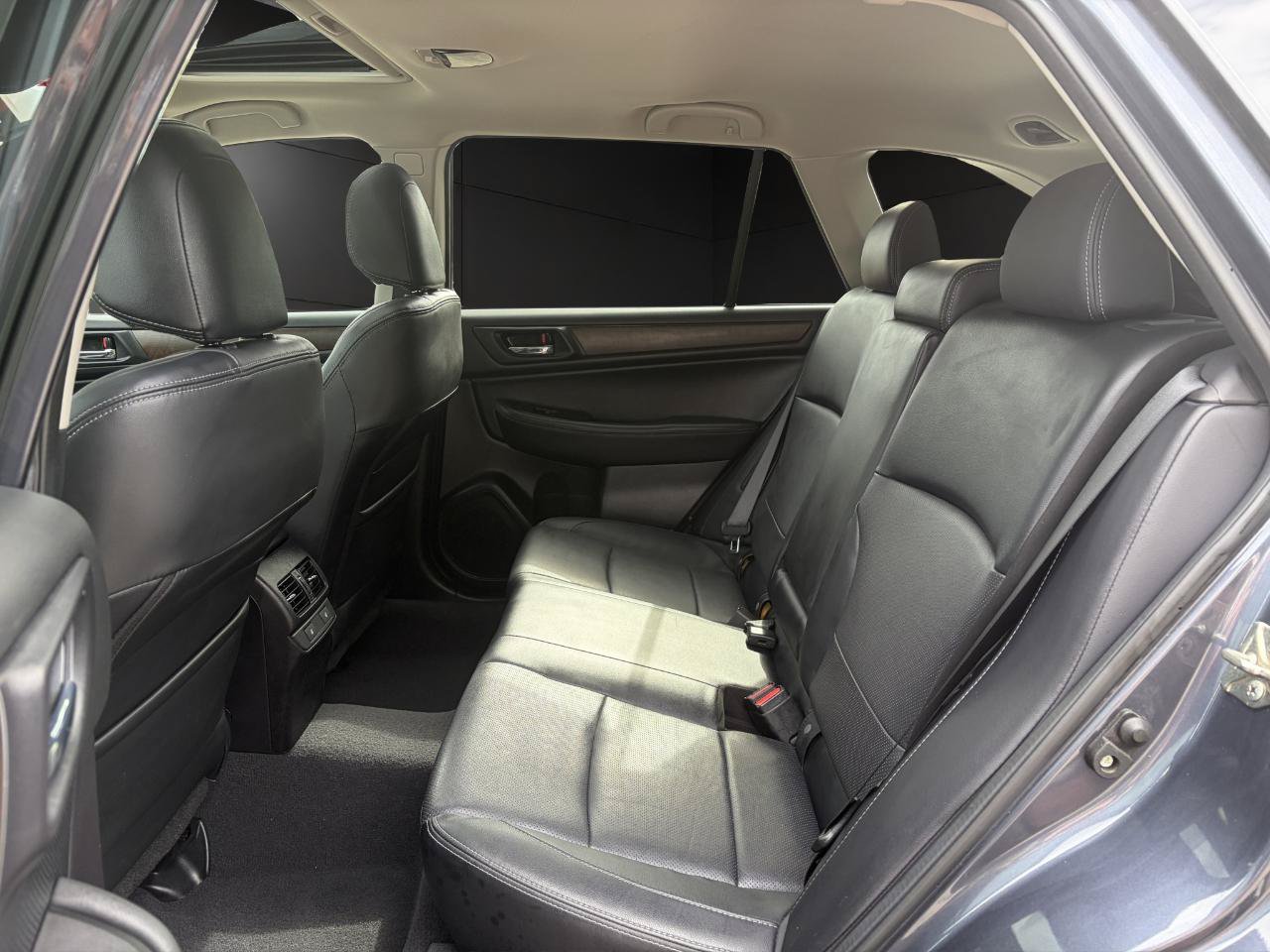 Used 2017 Subaru Outback 2.5i Limited AWD/4WD image 12