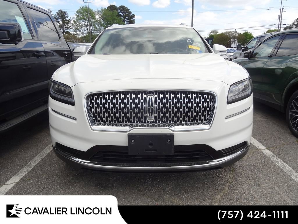 Used 2022 Lincoln Nautilus FWD w/ Premium Package image 2