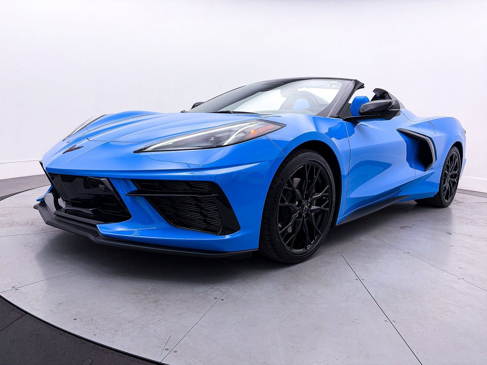 Used 2024 Chevrolet Corvette Stingray Premium Conv w/ Battery Protection Package image 5