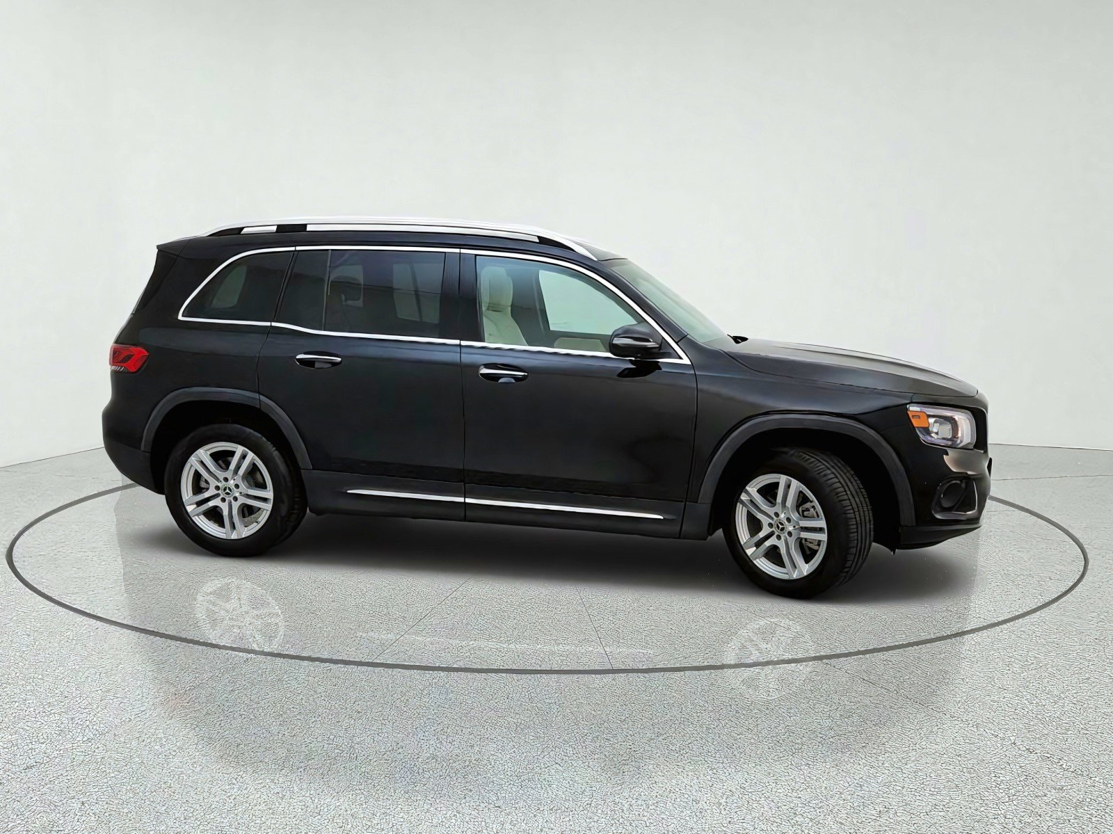 Used 2023 Mercedes-Benz GLB 250 image 6