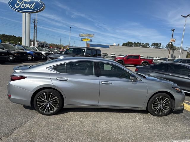 Used 2024 Lexus ES 300h w/ Premium Package image 2
