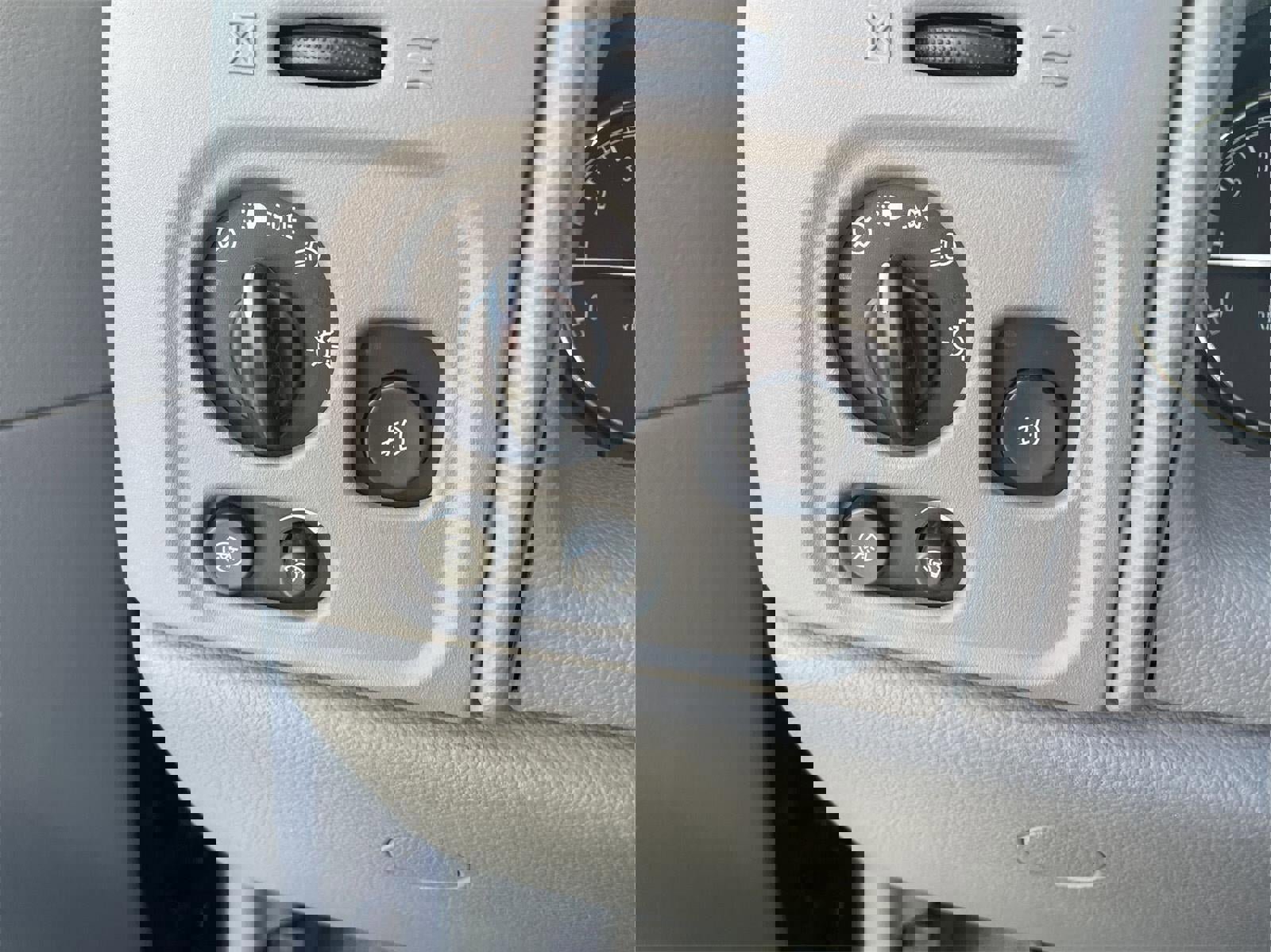 Used 2006 Buick Rainier CXL image 12