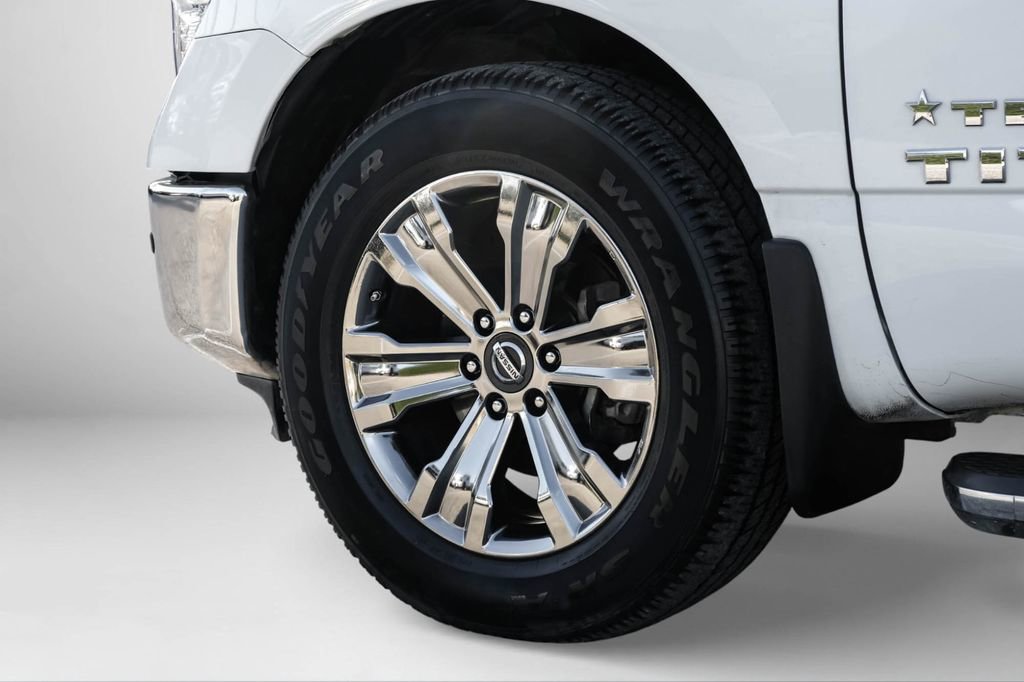 Used 2017 Nissan Titan SV image 49
