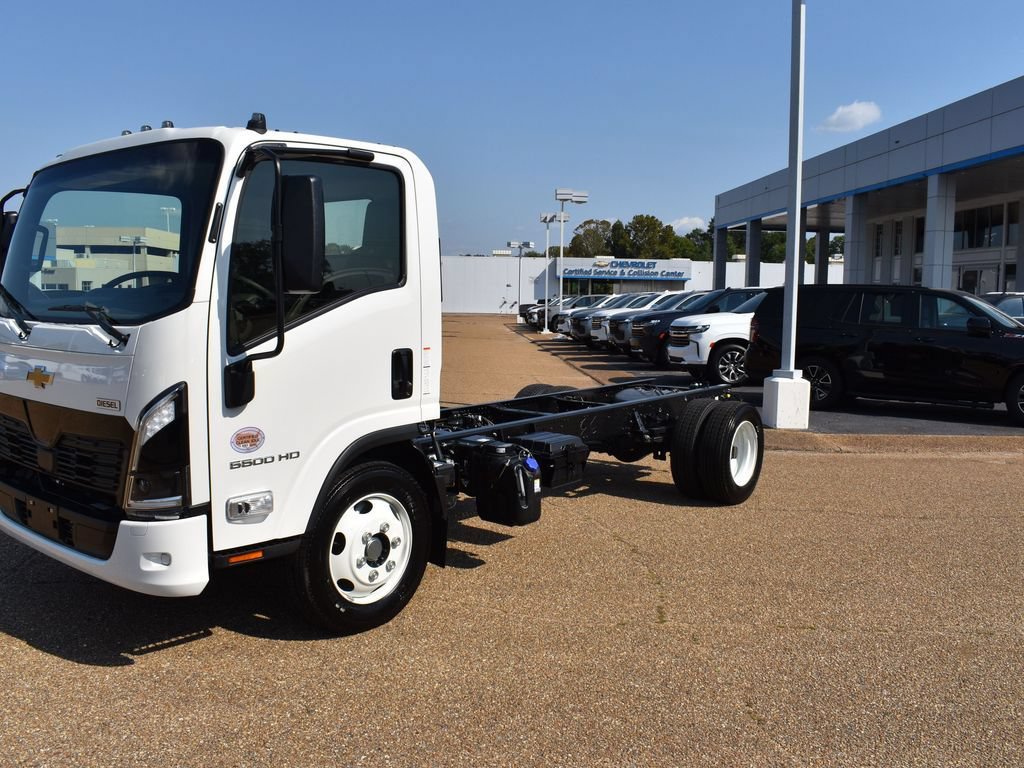 New 2025 Chevrolet Low Cab Forward 5500 XD RWD image 3