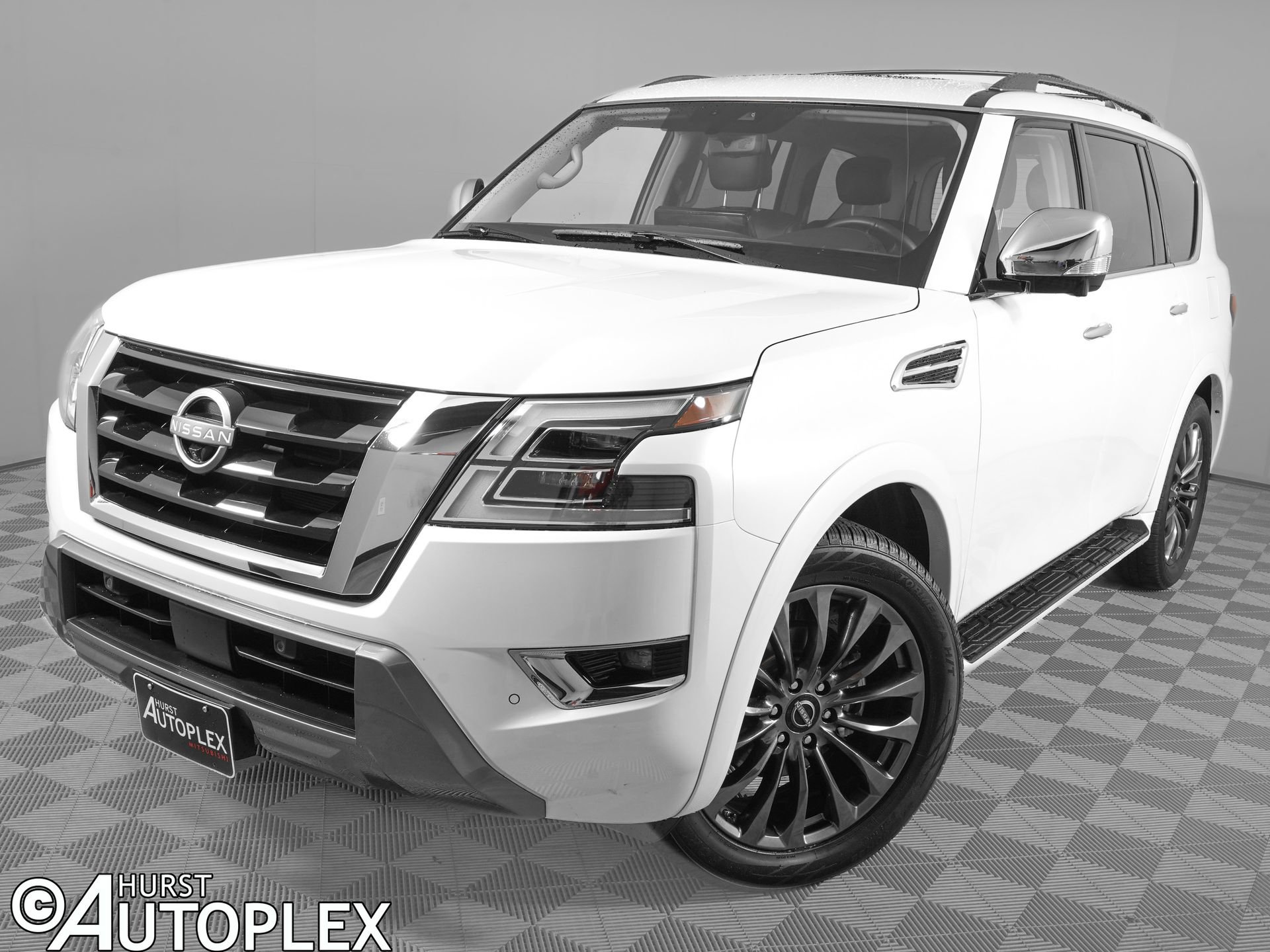Used 2024 Nissan Armada Platinum w/ Captain's Chairs Package RWD video 1