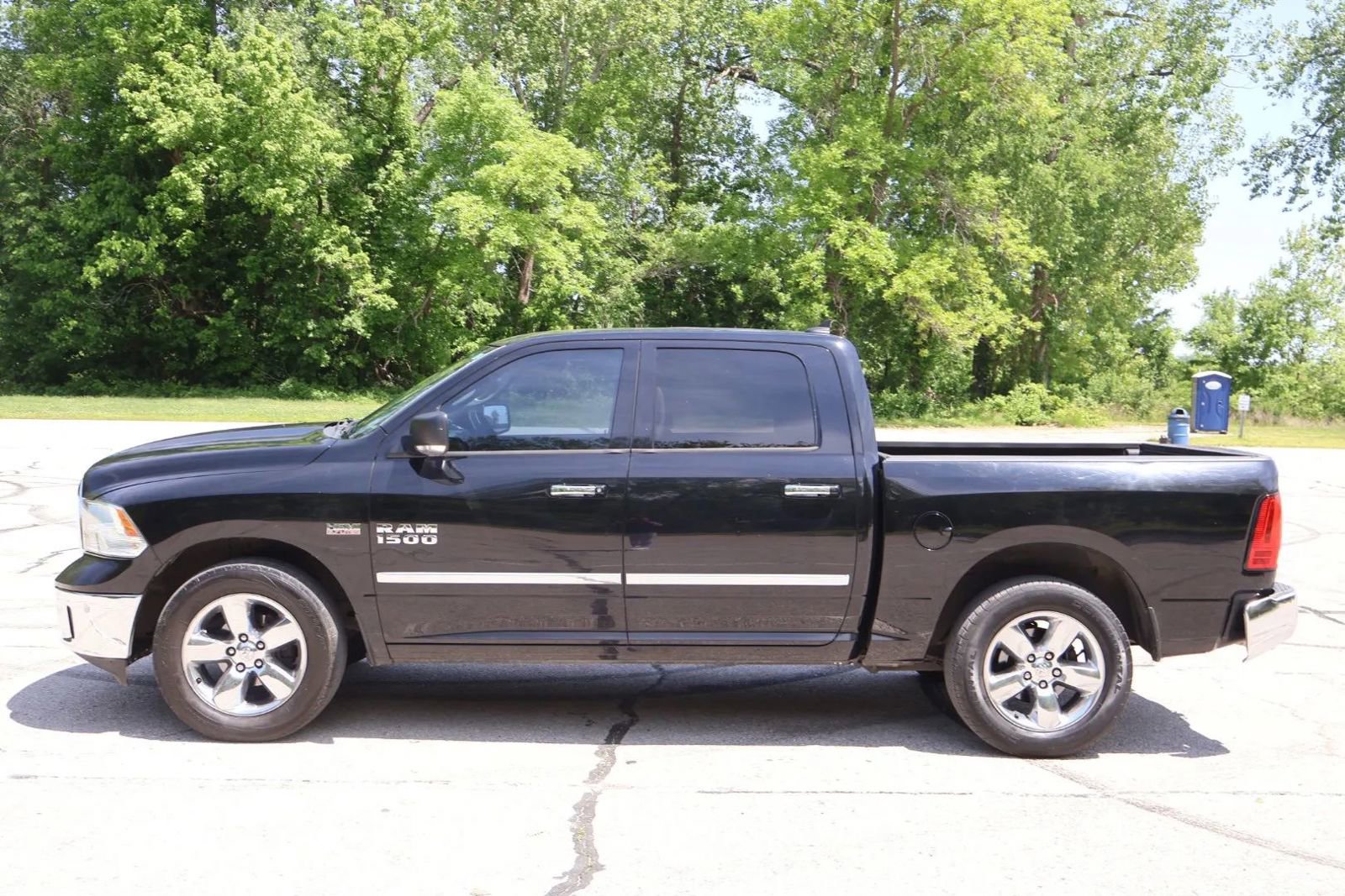 Used 2015 RAM 1500 Lone Star RWD image 9