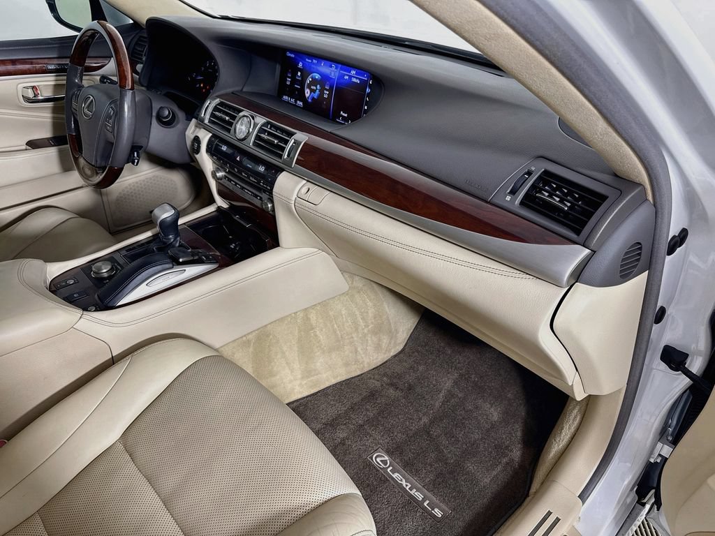 Used 2016 Lexus LS 460 L RWD image 31