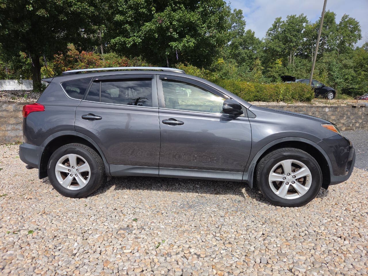 Used 2013 Toyota RAV4 XLE AWD/4WD image 8