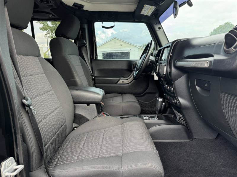 Used 2012 Jeep Wrangler Unlimited Sport AWD/4WD image 15