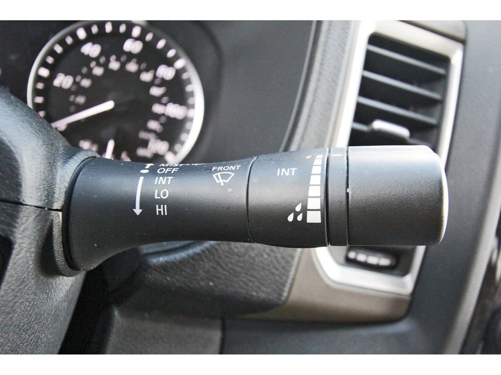 Used 2023 Nissan Frontier SV w/ SV Convenience Package image 12