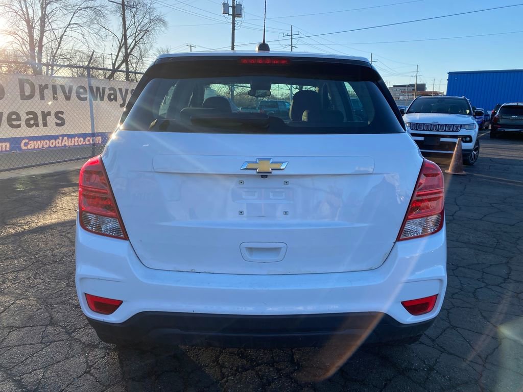 Used 2019 Chevrolet Trax LS image 3
