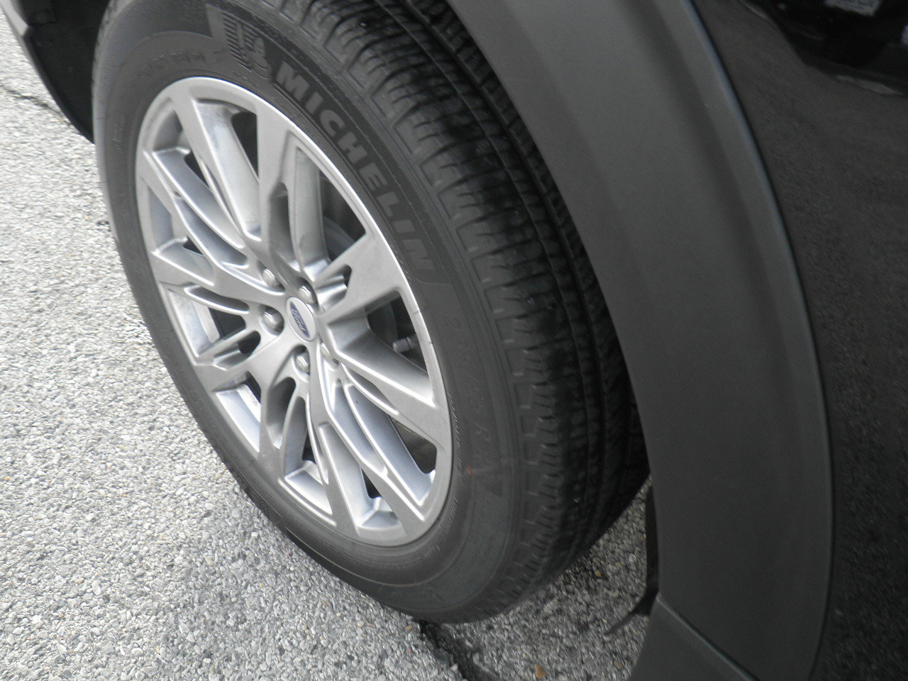 Certified 2025 Ford Explorer Active w/ Active Comfort Package image 9