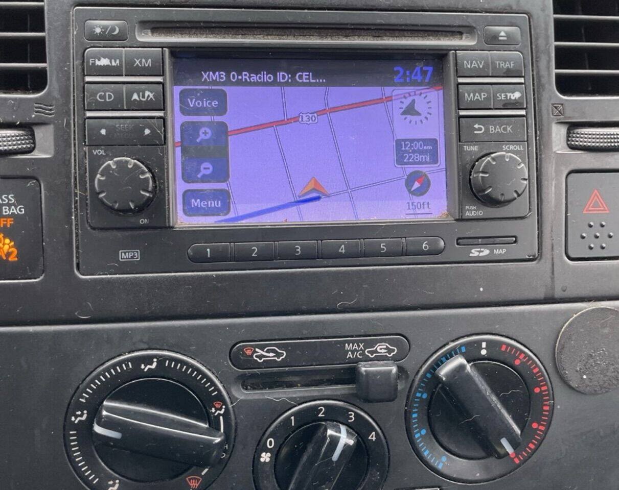 Used 2010 Nissan Versa Hatchback w/ Navigation/Satellite Pkg FWD image 14