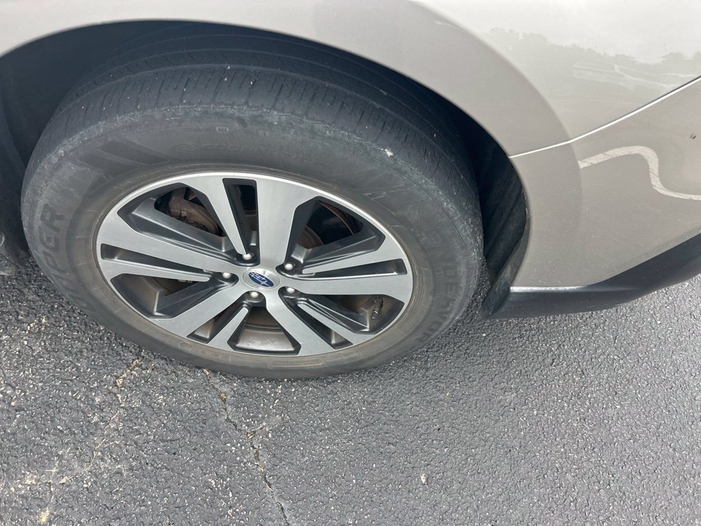Used 2019 Subaru Outback 3.6R Limited AWD/4WD image 9