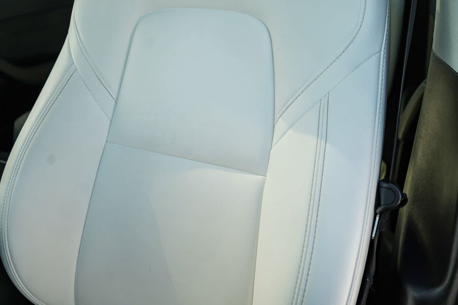Used 2024 Tesla Model Y Long Range AWD/4WD image 29