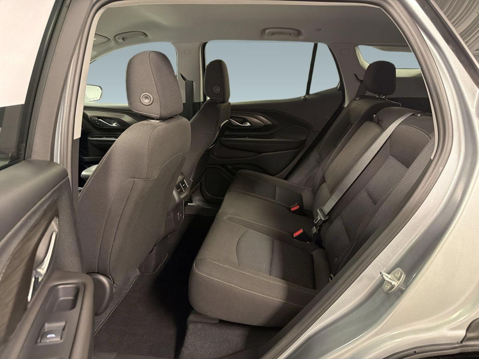 Used 2023 GMC Terrain SLE w/ Driver Convenience Package FWD image 14