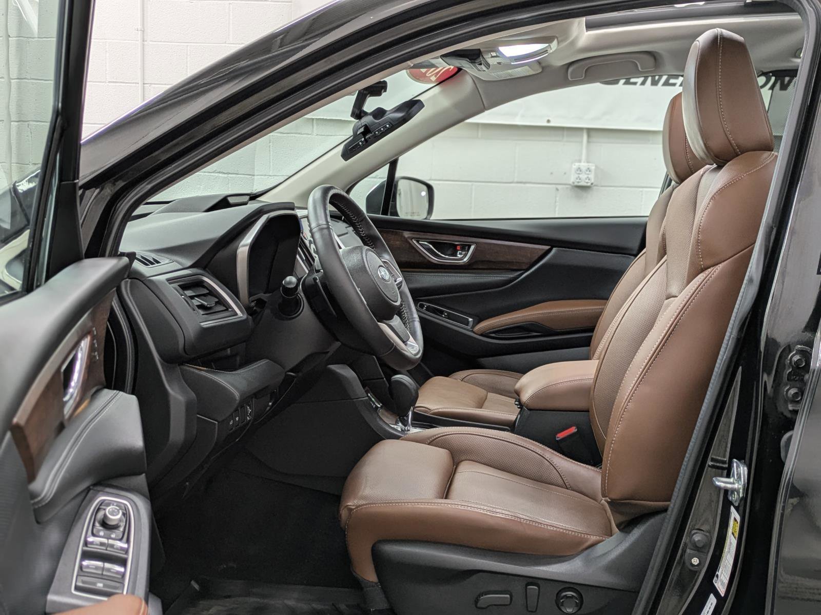 Used 2023 Subaru Ascent Touring image 2