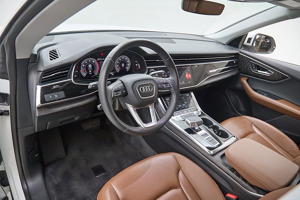 Used 2022 Audi Q8 Premium w/ Convenience Package image 12