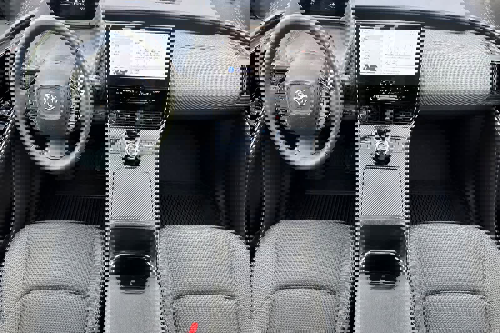 Used 2025 Toyota bZ4X FWD image 3