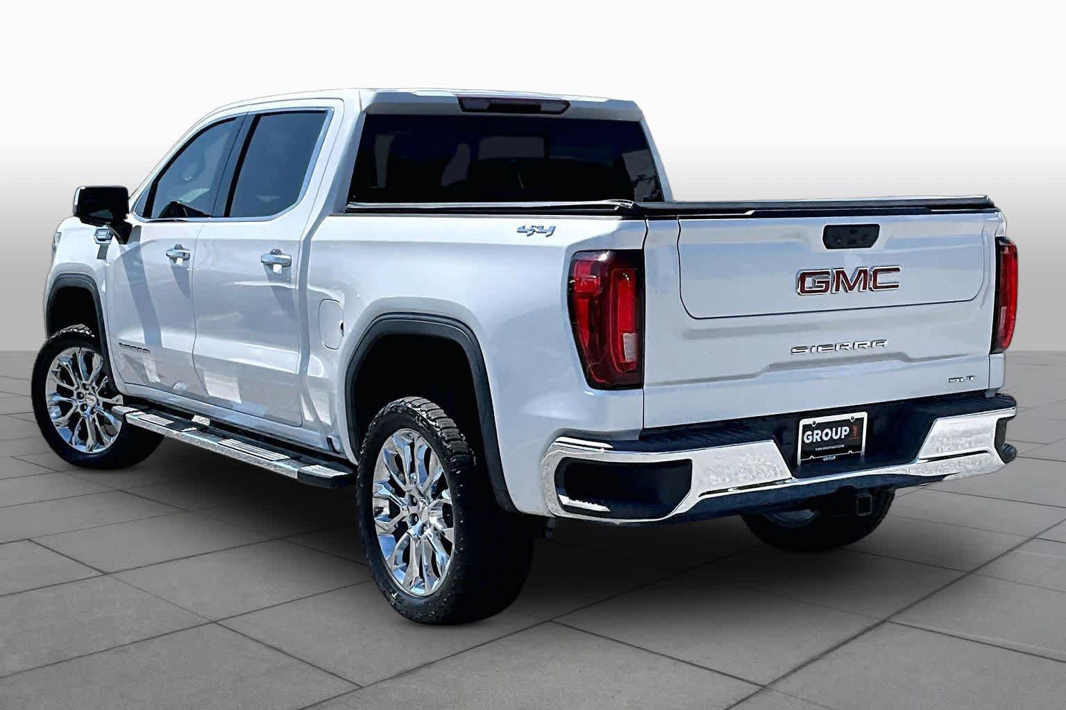 Used 2022 GMC Sierra 1500 SLT w/ SLT Convenience Package AWD/4WD image 10
