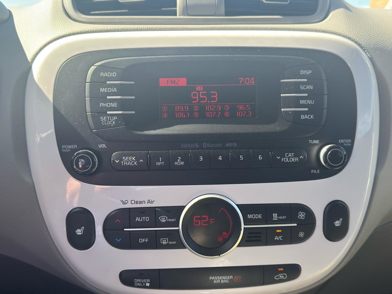 Used 2016 Kia Soul EV FWD image 24