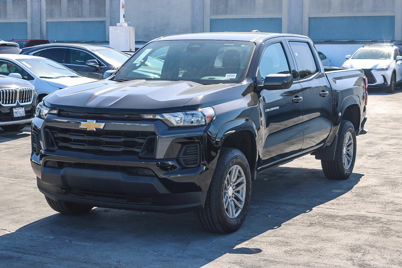Used 2023 Chevrolet Colorado LT image 3