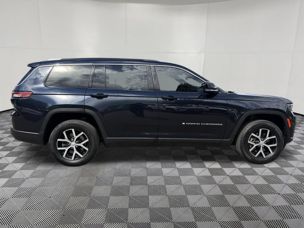 Used 2024 Jeep Grand Cherokee L Limited w/ Trailer Tow Package AWD/4WD image 8