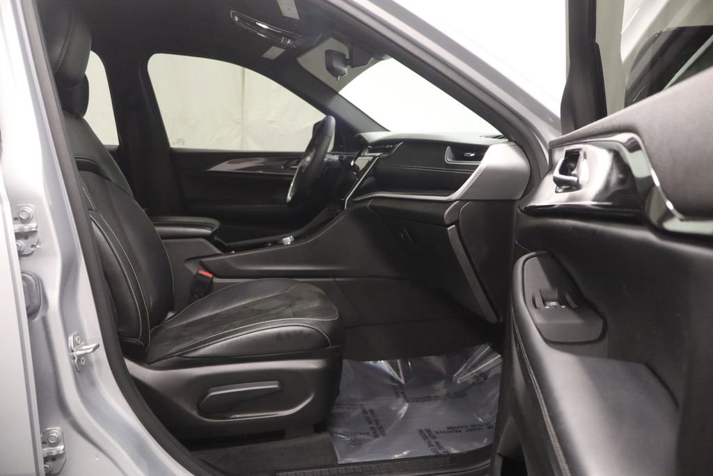 Certified 2023 Jeep Grand Cherokee Altitude image 15