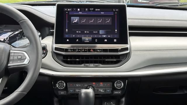 Used 2023 Jeep Compass Limited AWD/4WD image 28