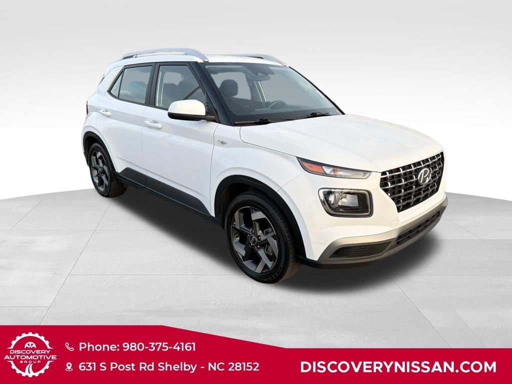 Used 2023 Hyundai Venue SEL image 5