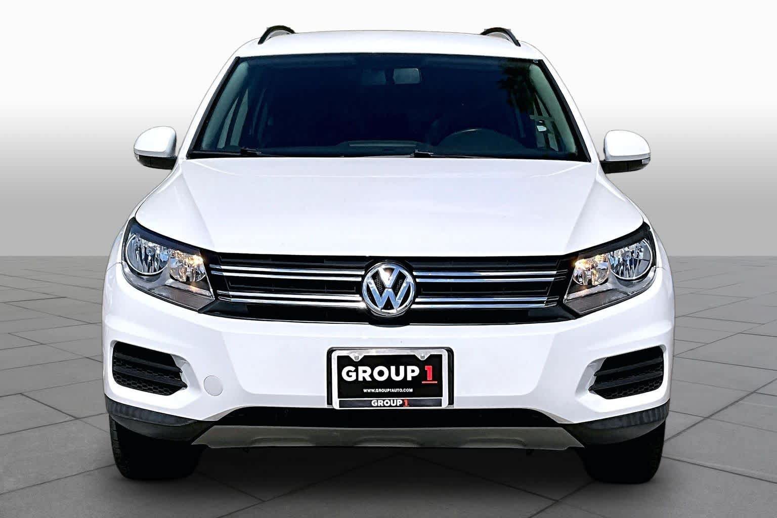 Used 2018 Volkswagen Tiguan Limited w/ Premium Package AWD/4WD image 4