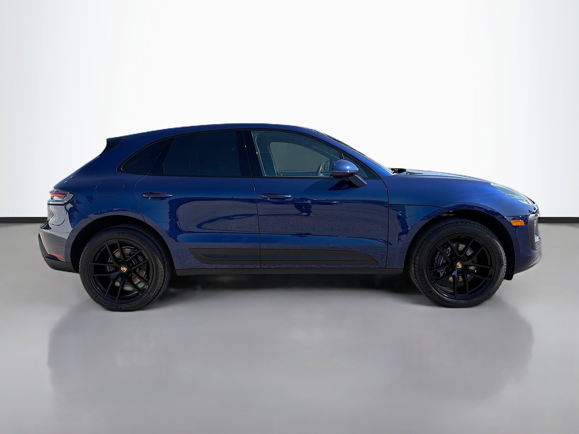 Used 2024 Porsche Macan image 6