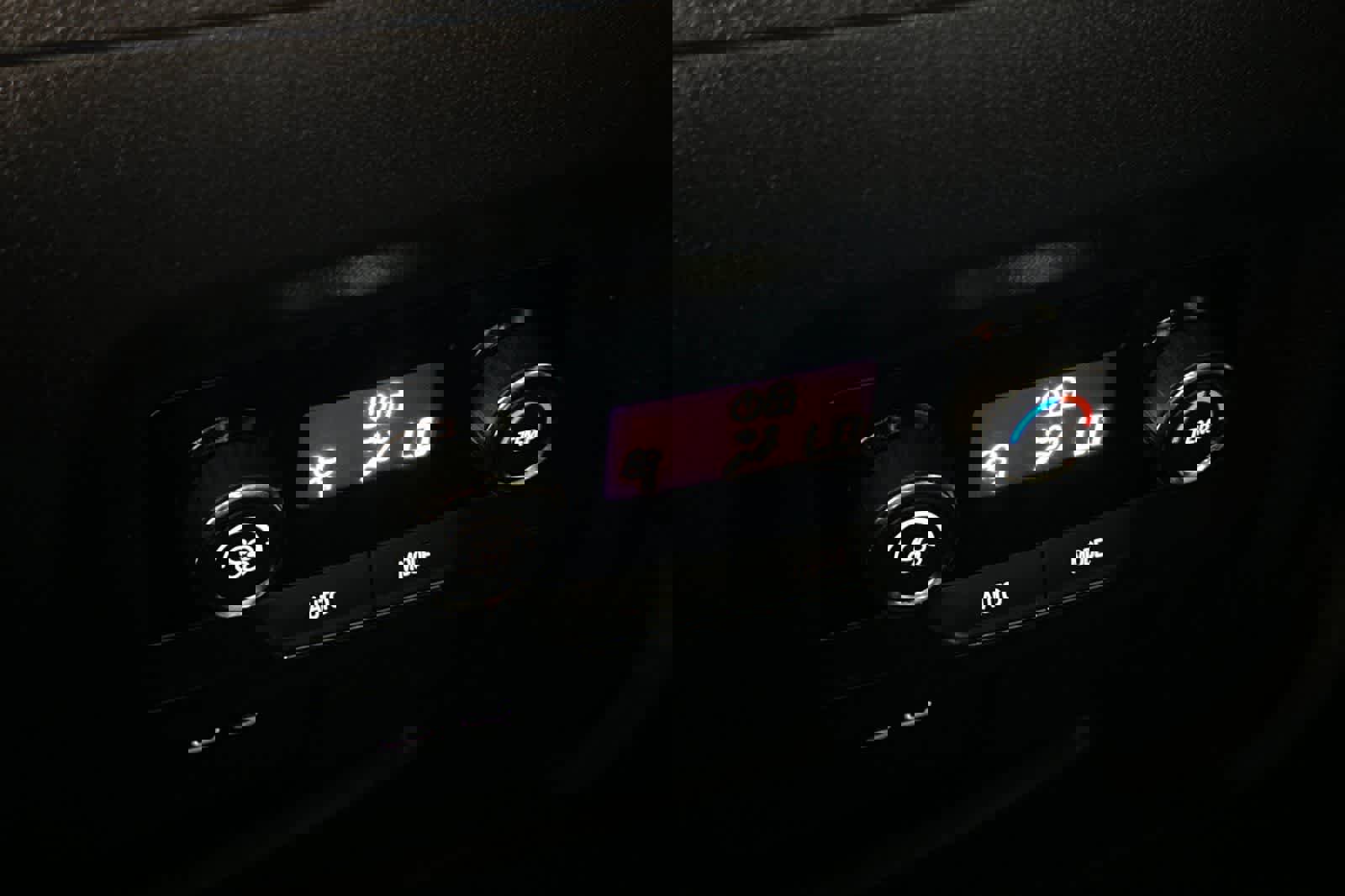 Used 2025 Chevrolet Traverse Z71 w/ Driver Confidence Package image 15