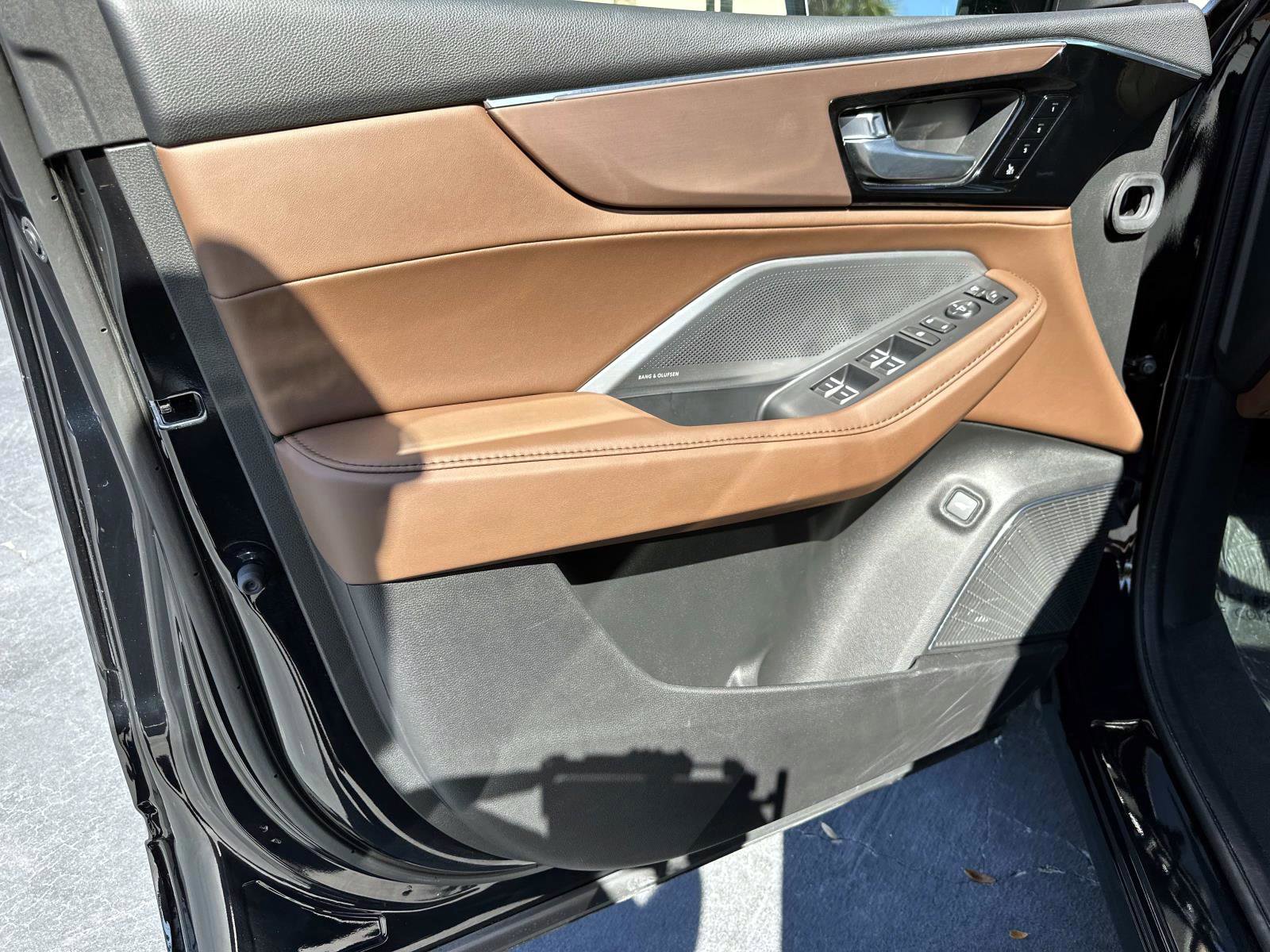 Certified 2025 Acura MDX SH-AWD w/ Technology Package image 17